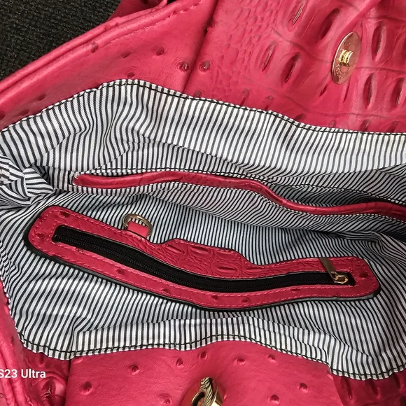 Two piece shoulder bucket bag includes wallet. Faux ostrich leather.  Smoke free - Picture 4 of 6